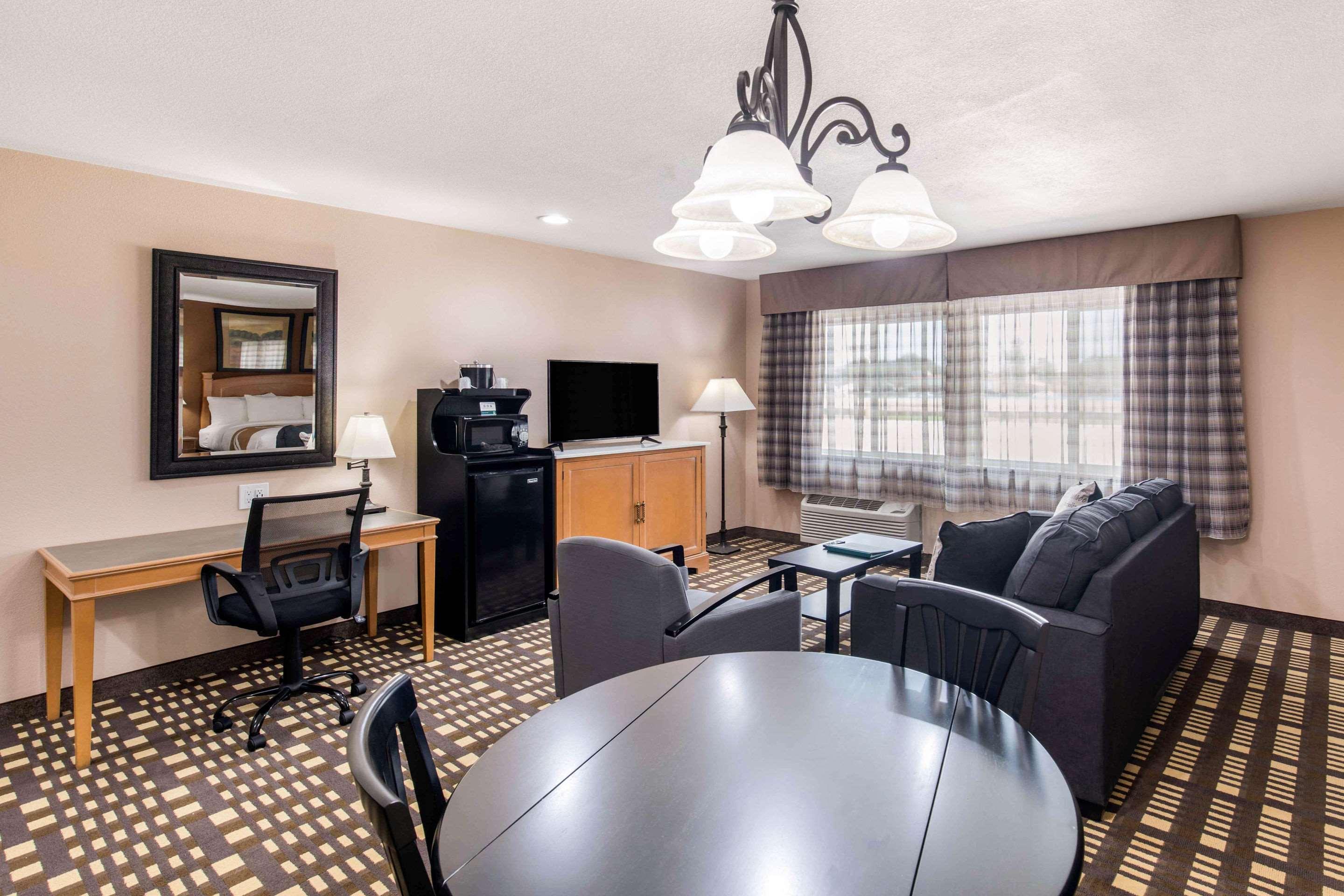 Quality Inn & Suites Plano East - Richardson מראה חיצוני תמונה