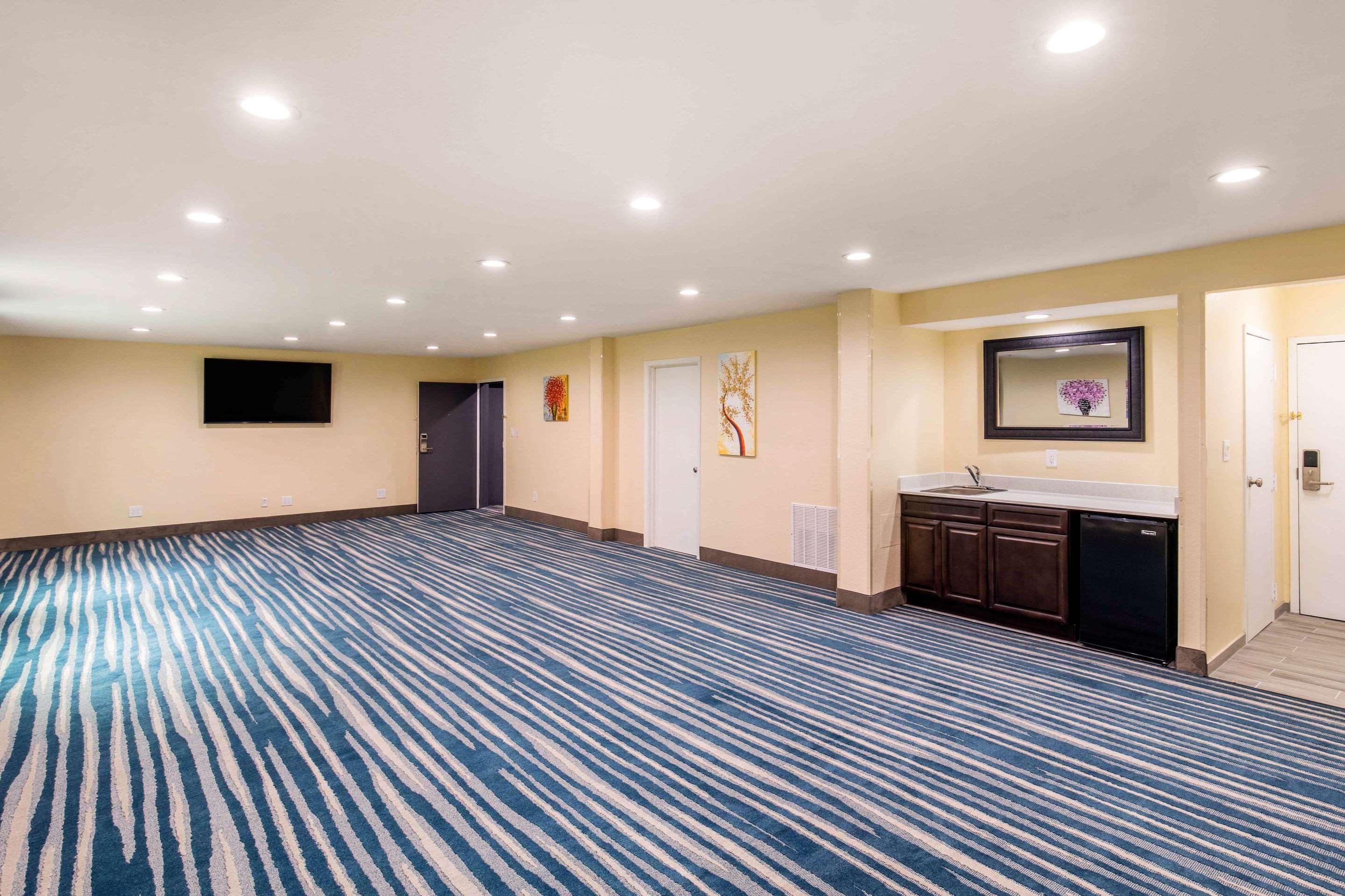Quality Inn & Suites Plano East - Richardson מראה חיצוני תמונה